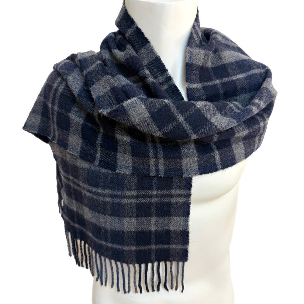 Italian Wool & Cashmere Blend Plaid Scarf 🇮🇹 – Navy & Grey Check